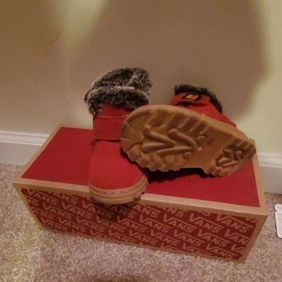 Shoe - Picture 3 of 4